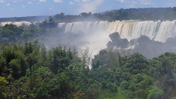 Cataratas de Iguazú desde el lado argentino_ La ruta guaraní (III), el Edén perdido en el corazón de América del Sur 3_ Casi literal