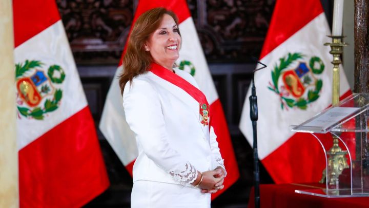 Los-etceteras-de-Mauricio-Orellana-Suarez-Lecciones-de-Peru-e-Inglaterra-Dina-Boularte-presidenta-de-Peru_-Casi-literal.jpg
