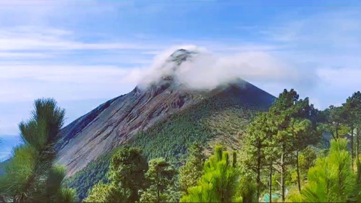 Volcan-de-Fuego-un-gigante-que-duerme-foto-de-Leo-De-Soulas-Casi-literal.jpg